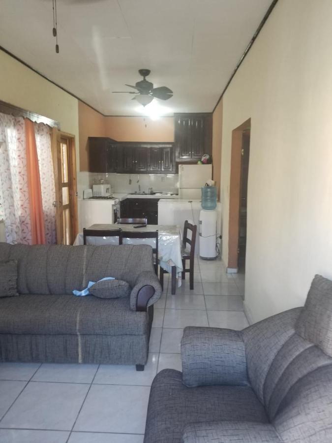 Elizabeth Enchantments Apartment La Ceiba Exterior photo